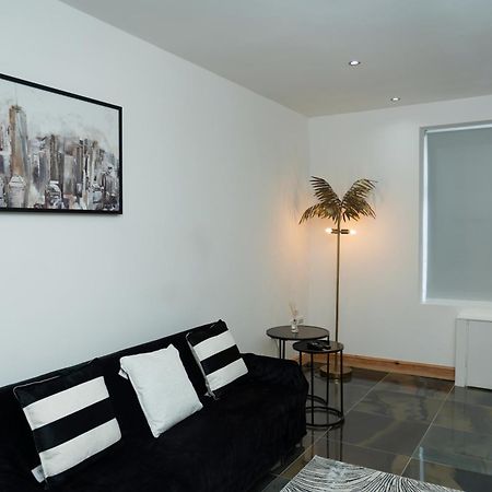Double Bedroom Near Etihad And Coop Live With Free Parking, Shared Kitchen & Bathroom Manchester Exterior photo