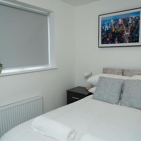 Double Bedroom Near Etihad And Coop Live With Free Parking, Shared Kitchen & Bathroom Manchester Exterior photo