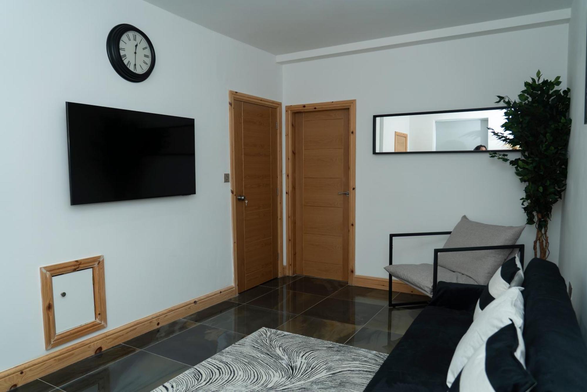 Double Bedroom Near Etihad And Coop Live With Free Parking, Shared Kitchen & Bathroom Manchester Exterior photo