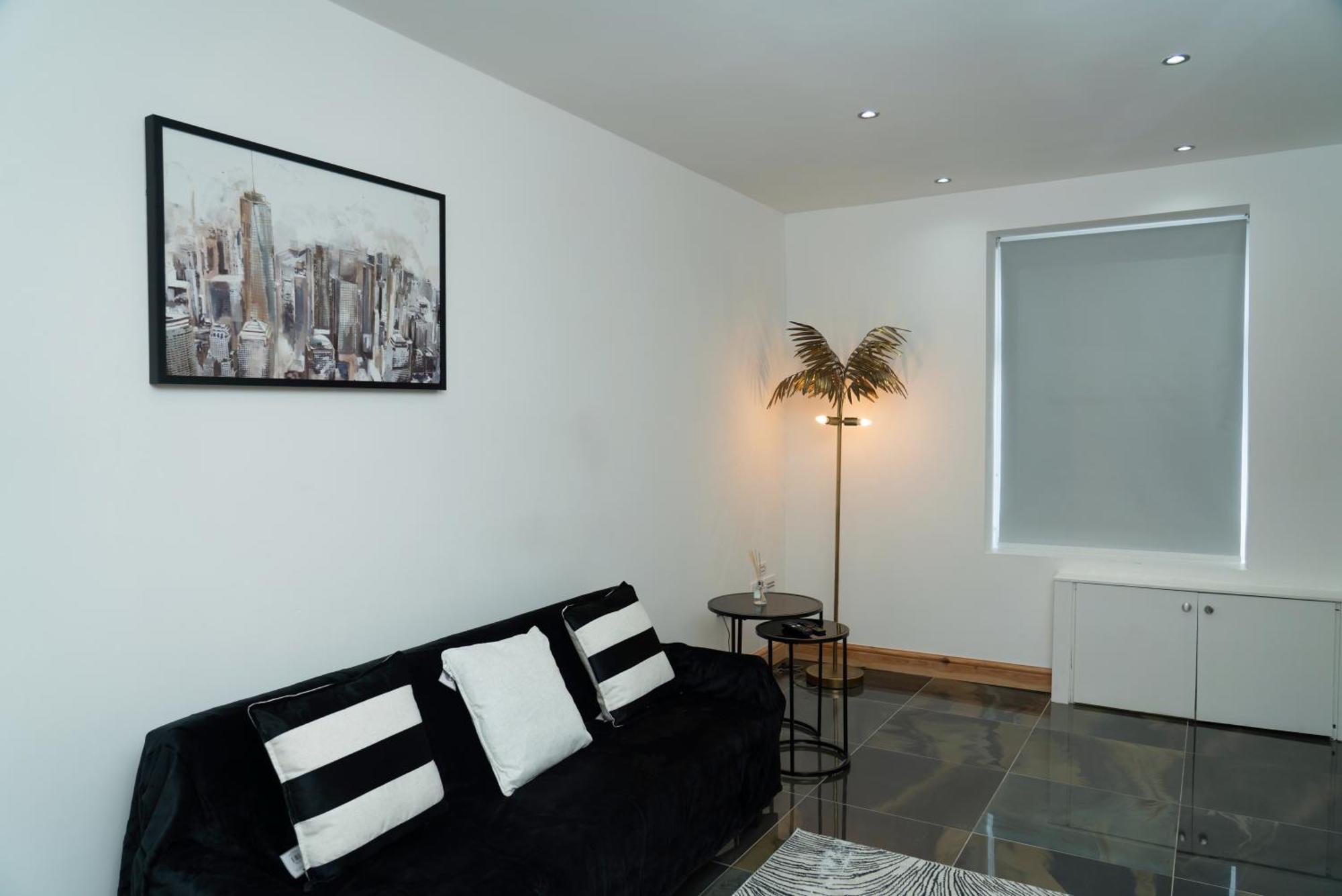 Double Bedroom Near Etihad And Coop Live With Free Parking, Shared Kitchen & Bathroom Manchester Exterior photo