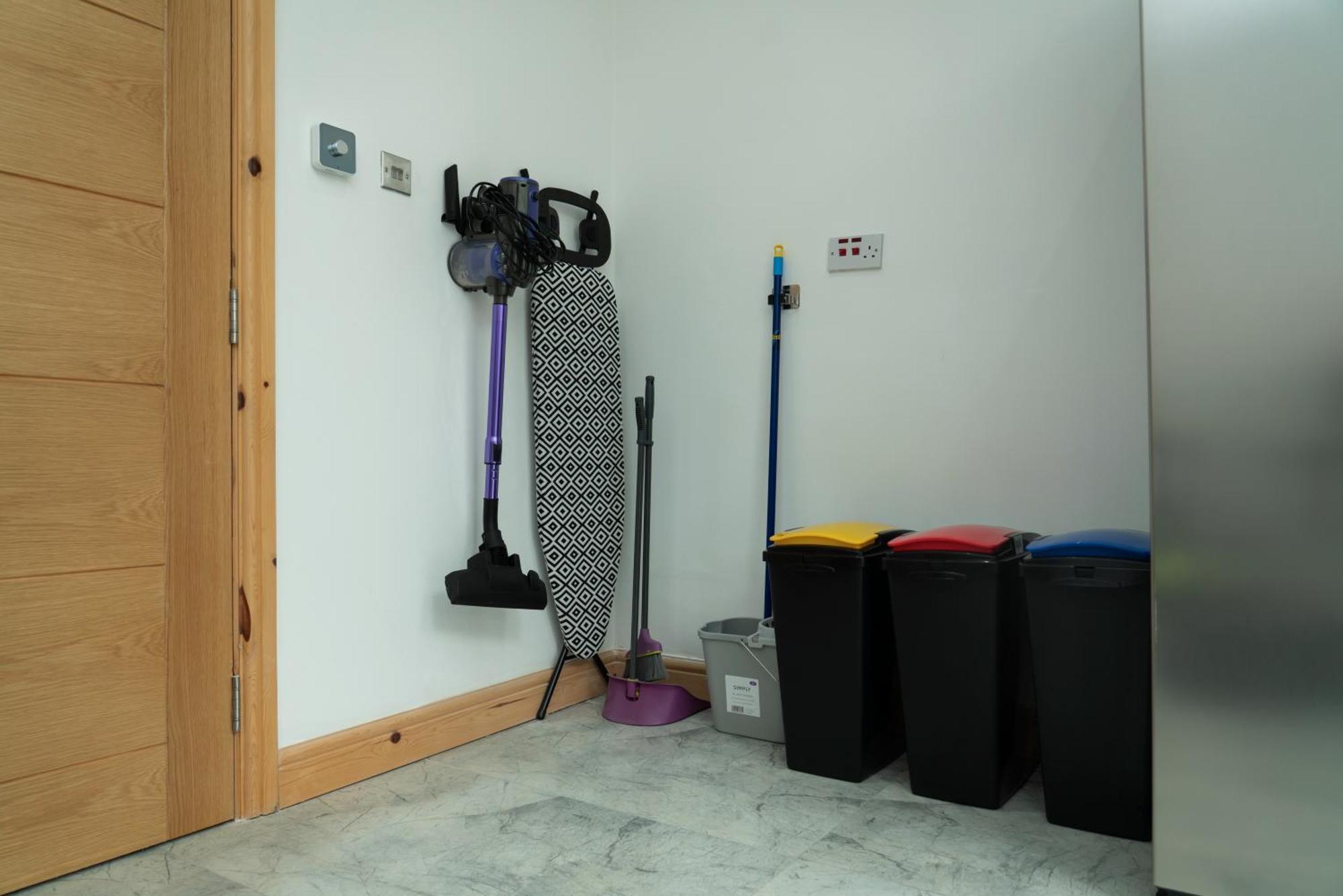 Double Bedroom Near Etihad And Coop Live With Free Parking, Shared Kitchen & Bathroom Manchester Exterior photo
